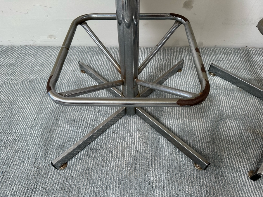 Pair Of Vintage Bamboo, Cane And Chrome Swivel Barstools 29.5H Seat Height [Photo 5]