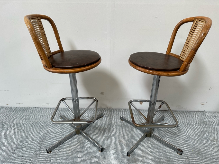 Pair Of Vintage Bamboo, Cane And Chrome Swivel Barstools 29.5H Seat Height [Photo 7]