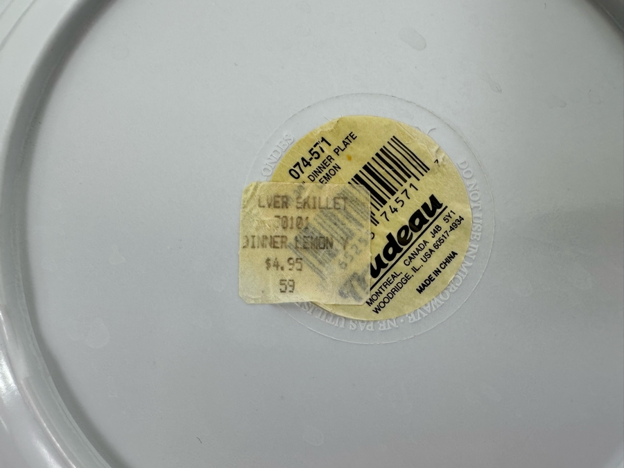 Collection Of Mainly New Plastic Plates Dishes [Photo 10]