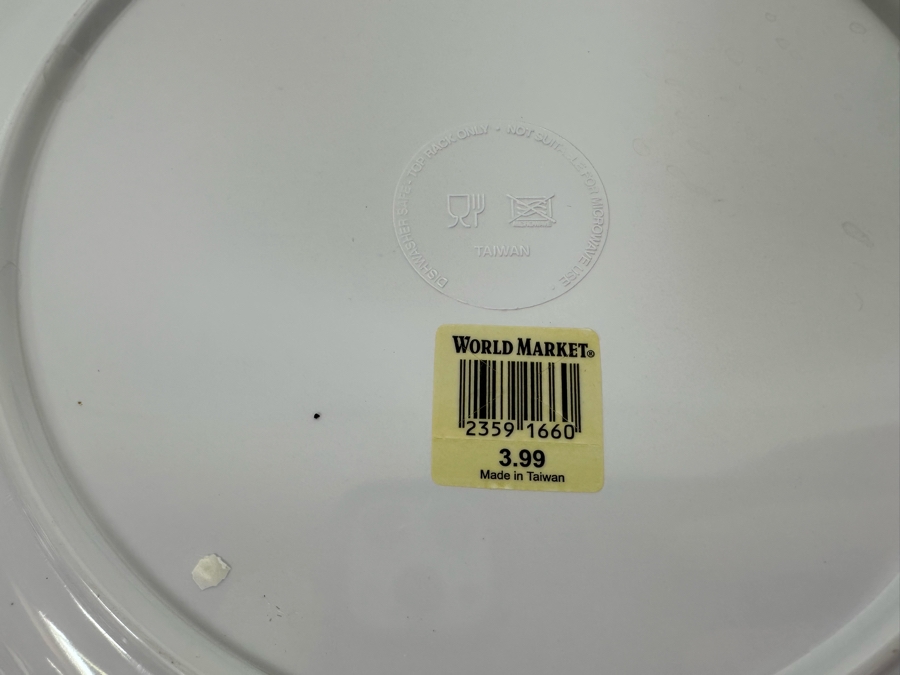 Collection Of Mainly New Plastic Plates Dishes [Photo 12]