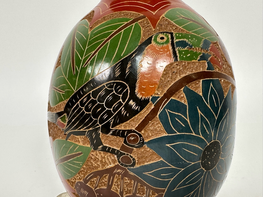 Handmade Nicaraguan Etched Pottery Vase 6W X 8H [Photo 4]