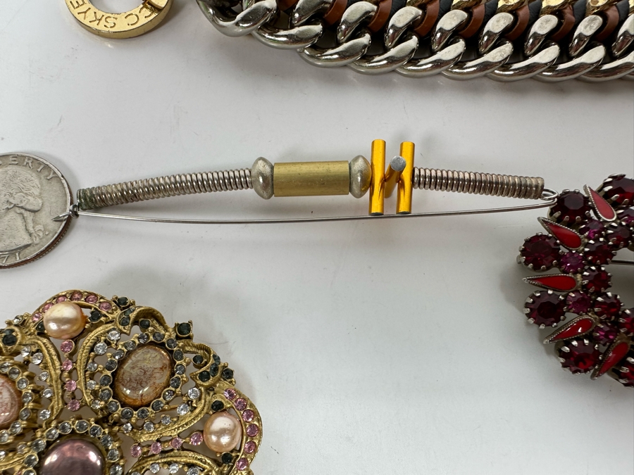 Collection Of Costume Jewelry [Photo 18]