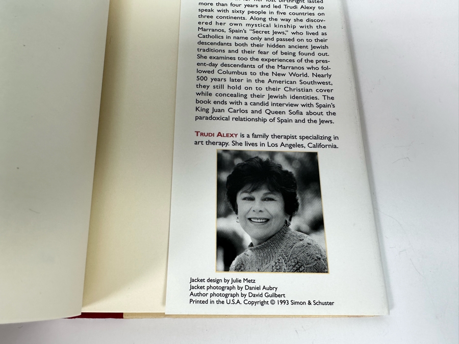 Signed Book The Mezuzah In The Madonna’s Foot Signed By Trudi Alexy [Photo 6]