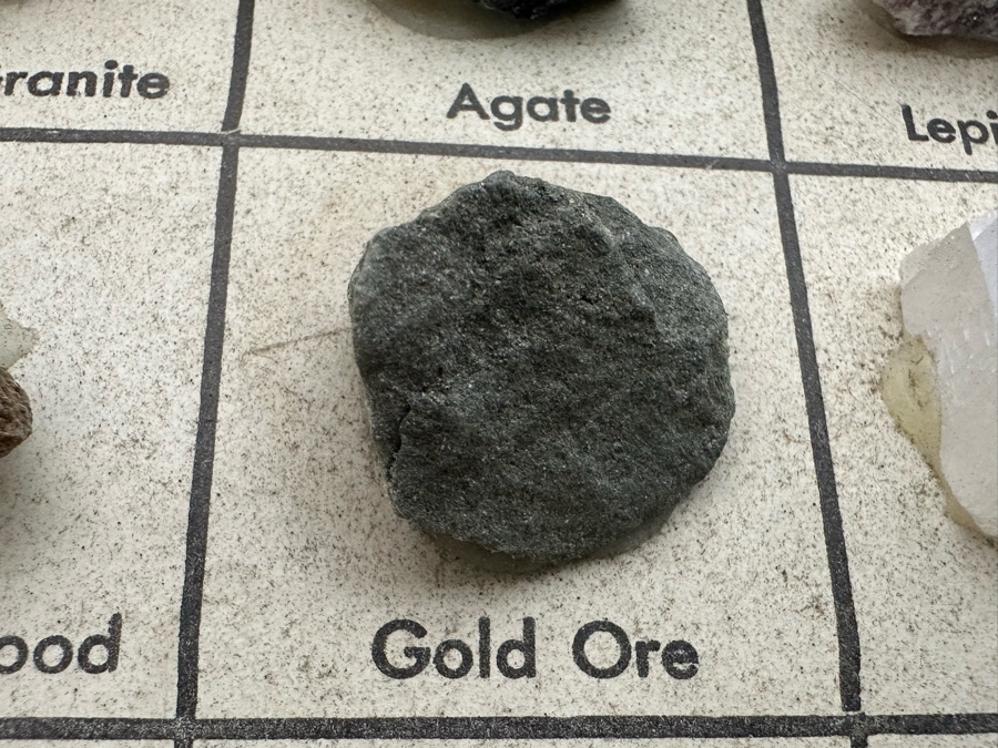 Pair Of Rocks And Minerals Cabinets Including Gold Ore, Petrified Wood, Copper Ore & Uranium Ore [Photo 9]