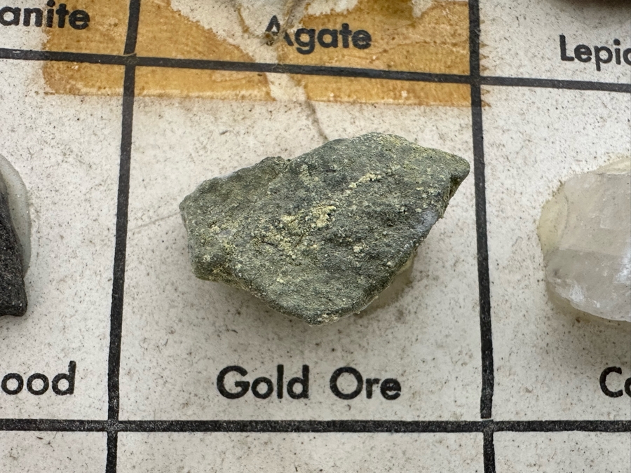 Pair Of Rocks And Minerals Cabinets Including Gold Ore, Petrified Wood, Copper Ore & Uranium Ore [Photo 4]