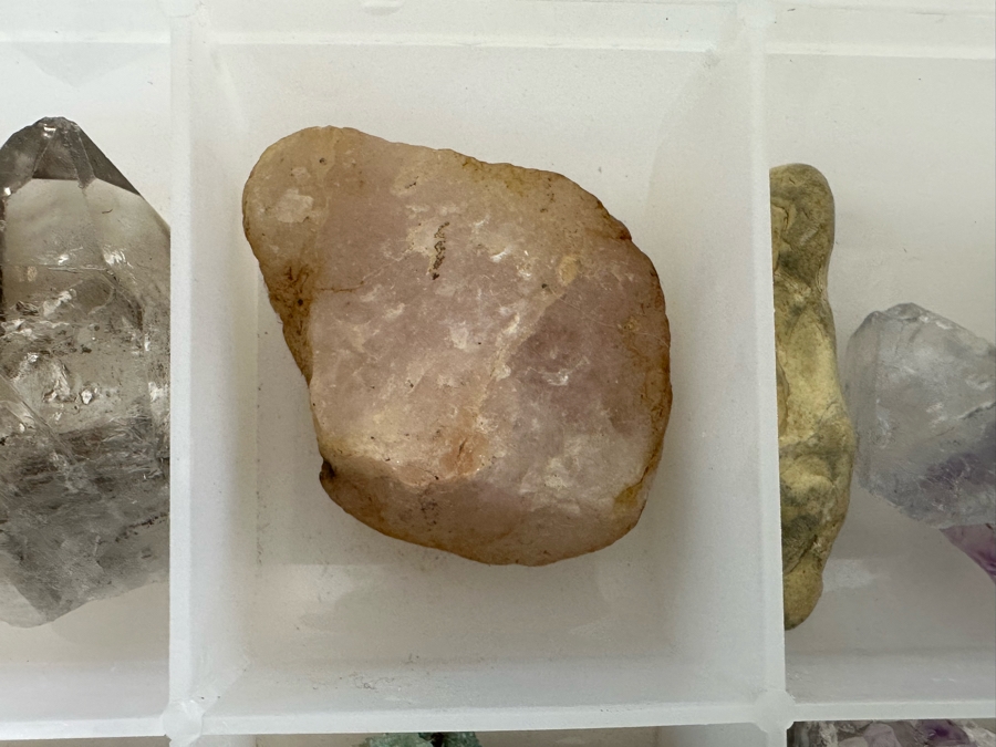 Various Rocks And Minerals Specimens [Photo 23]