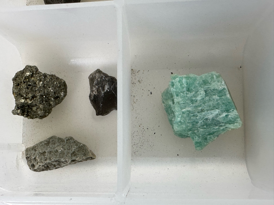Various Rocks And Minerals Specimens [Photo 9]