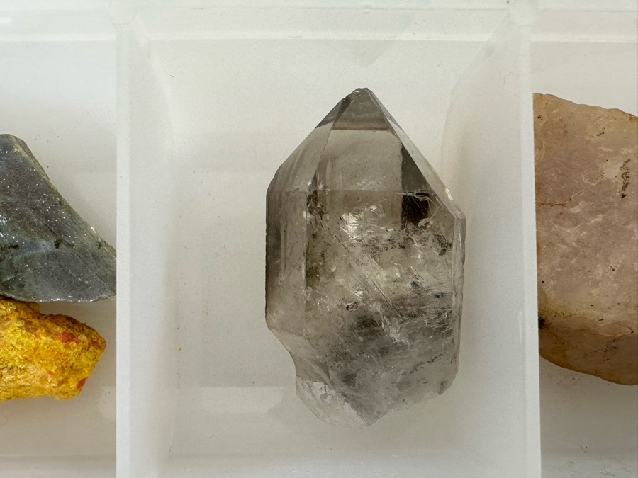 Various Rocks And Minerals Specimens [Photo 22]