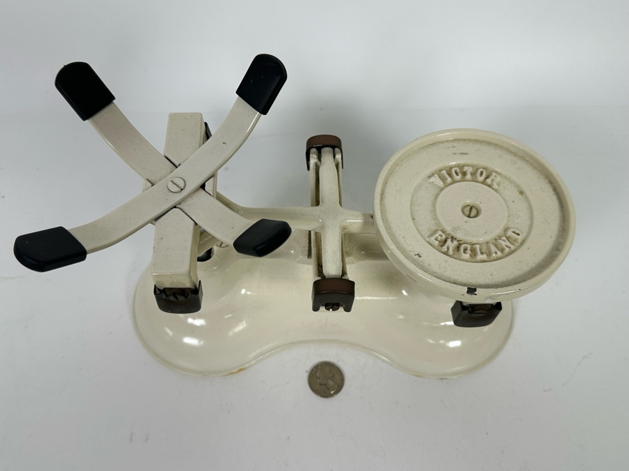 Vintage England Victor Kitchen Scale [Photo 4]