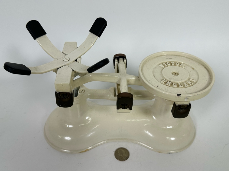 Vintage England Victor Kitchen Scale [Photo 3]