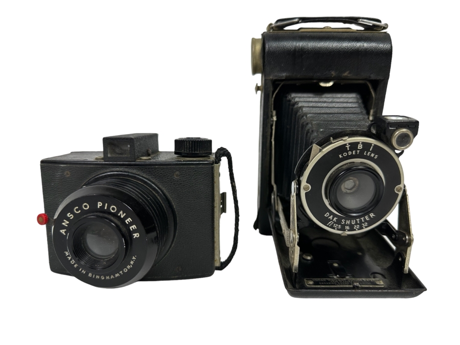 xAnsco Pioneer Camera And Kodak Vigilant Junior Six-20 Bellows Camera Canadian Kodak Co
