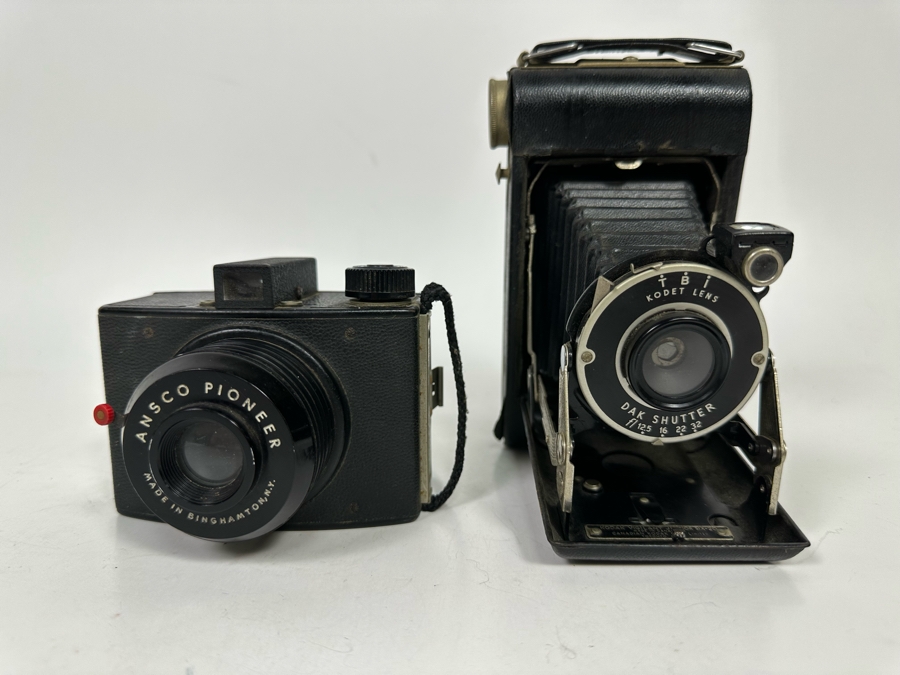 xAnsco Pioneer Camera And Kodak Vigilant Junior Six-20 Bellows Camera Canadian Kodak Co [Photo 3]