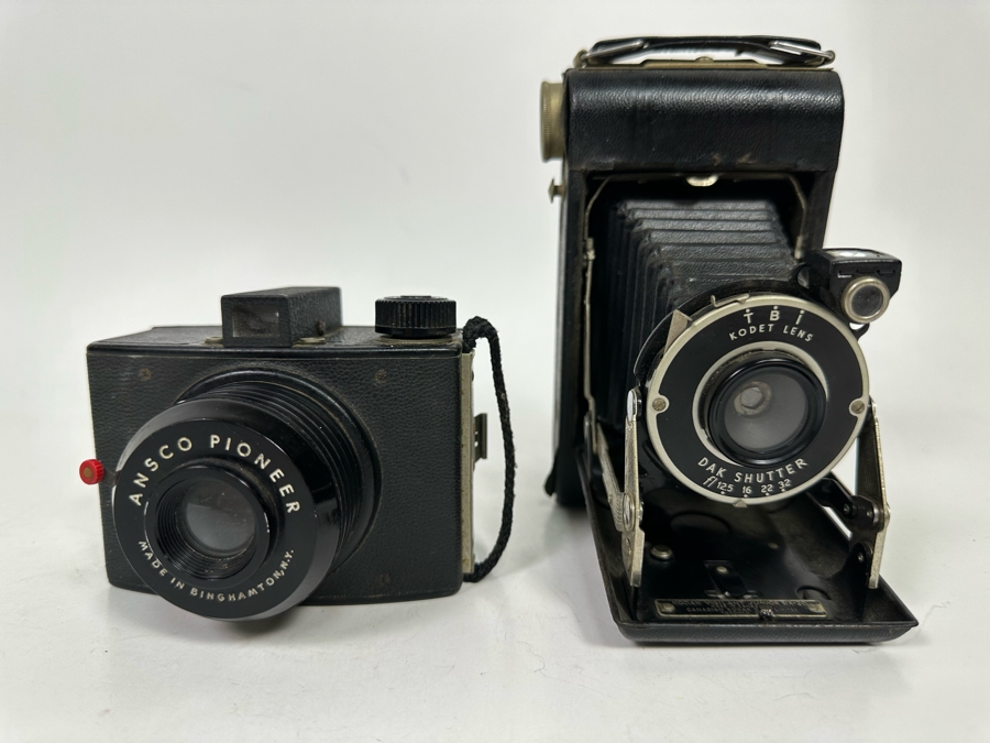 xAnsco Pioneer Camera And Kodak Vigilant Junior Six-20 Bellows Camera Canadian Kodak Co [Photo 2]