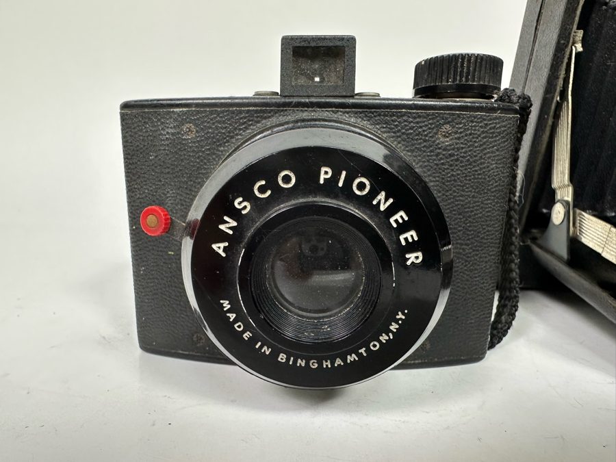 xAnsco Pioneer Camera And Kodak Vigilant Junior Six-20 Bellows Camera Canadian Kodak Co [Photo 4]