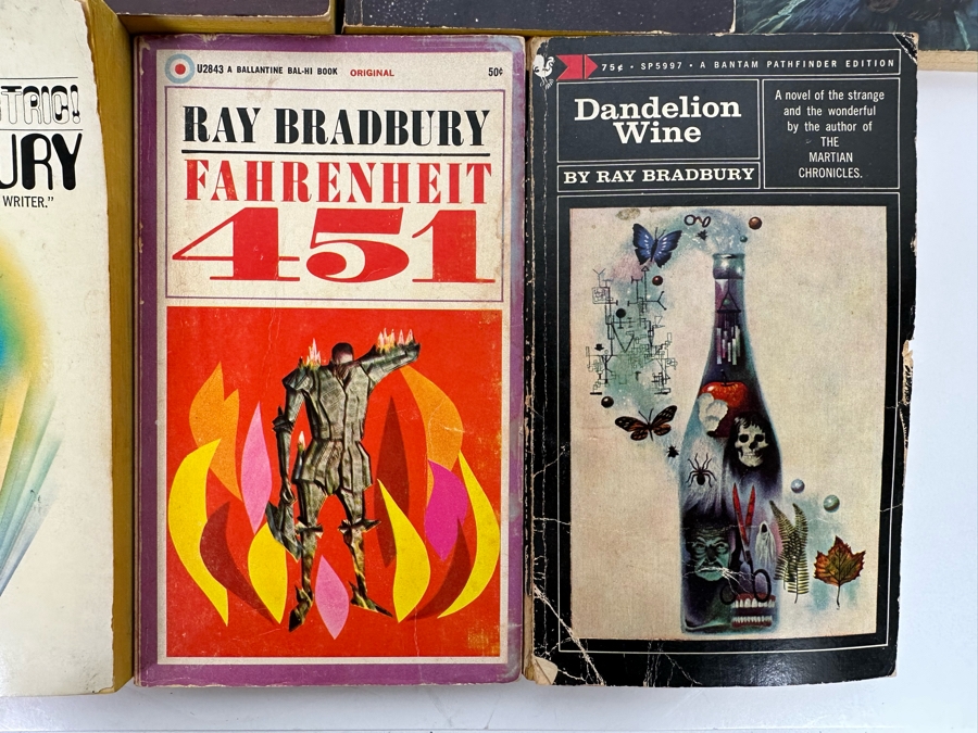 Vintage Paperback Science Fiction Novels From Ray Bradbury [Photo 10]