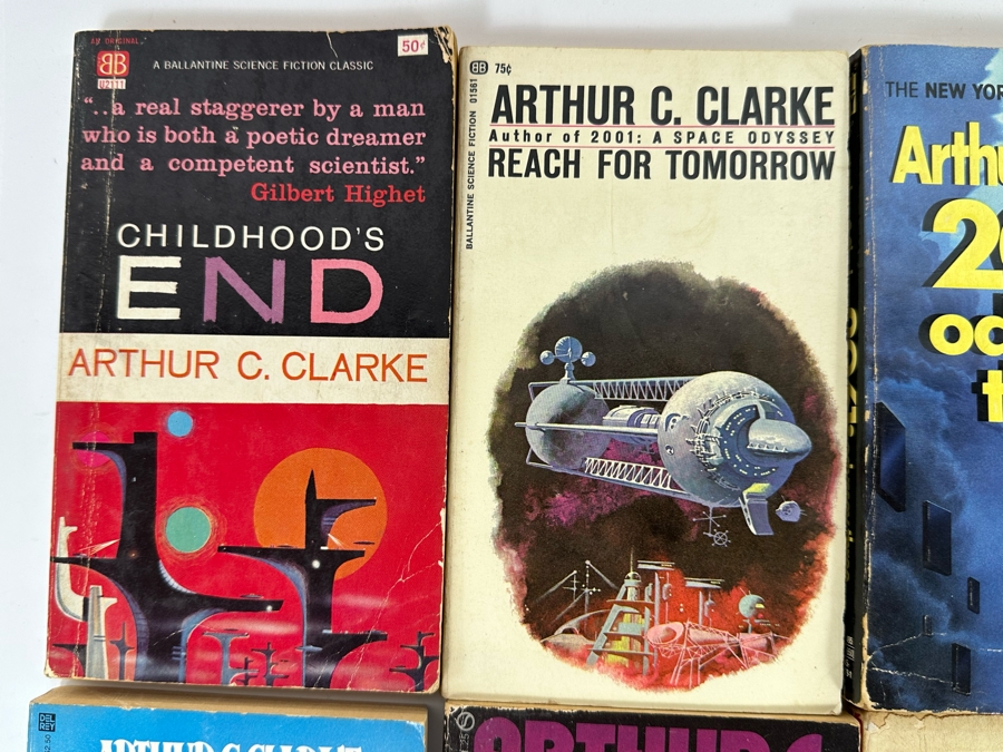 Vintage Paperback Science Fiction Novels From Arthur C. Clarke And Isaac Asimov [Photo 12]