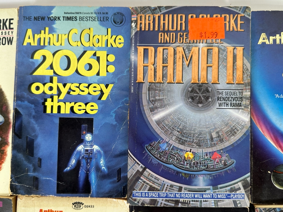 Vintage Paperback Science Fiction Novels From Arthur C. Clarke And Isaac Asimov [Photo 11]
