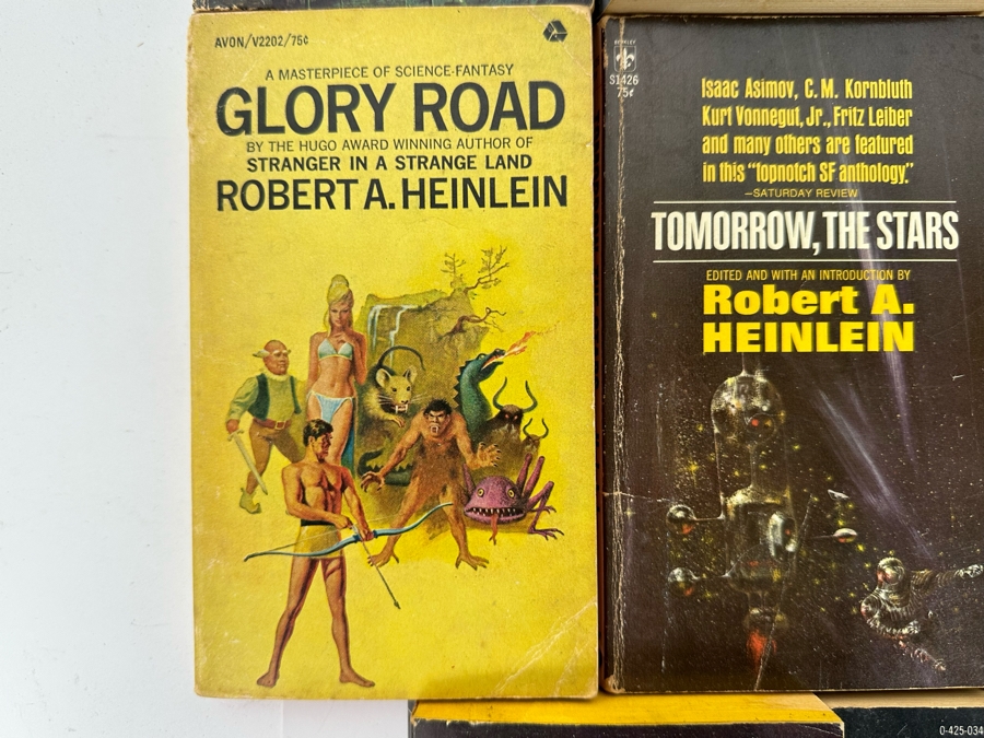 Vintage Paperback Science Fiction Novels From Robert A. Heinlein [Photo 11]