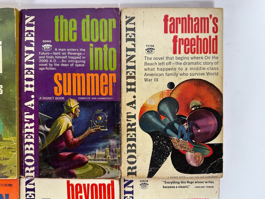 Vintage Paperback Science Fiction Novels From Robert A. Heinlein [Photo 7]