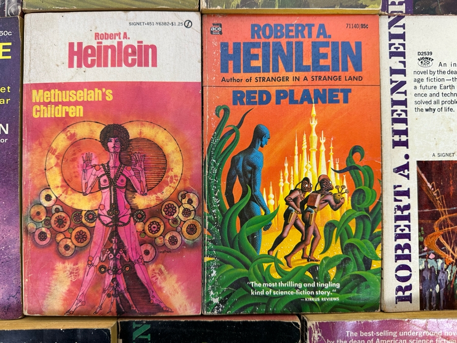 Vintage Paperback Science Fiction Novels From Robert A. Heinlein [Photo 9]