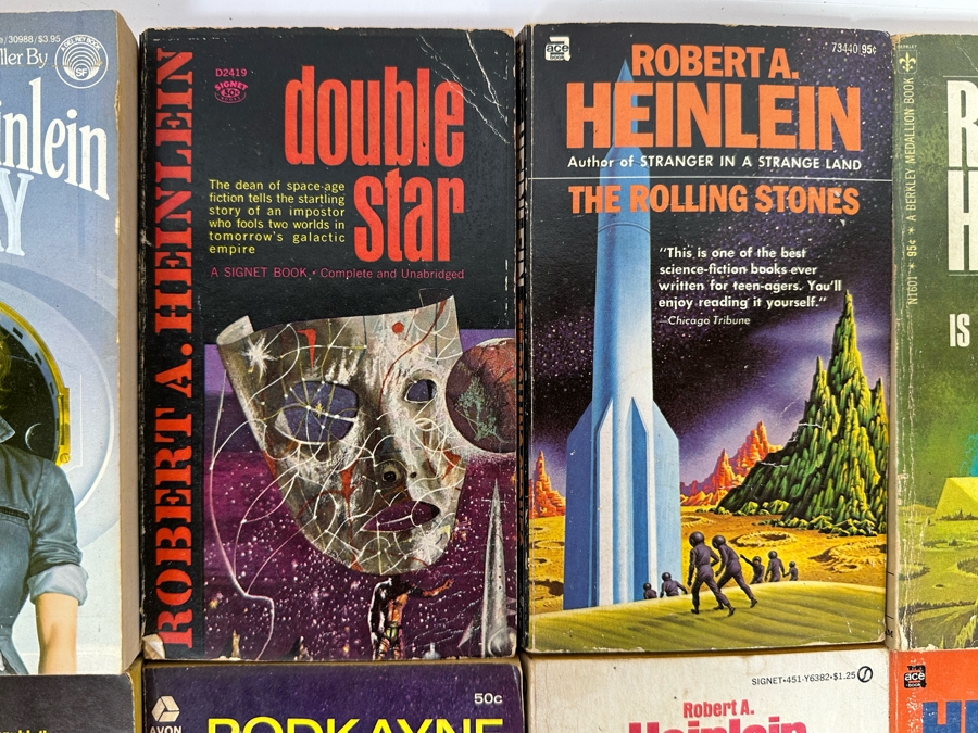 Vintage Paperback Science Fiction Novels From Robert A. Heinlein [Photo 5]
