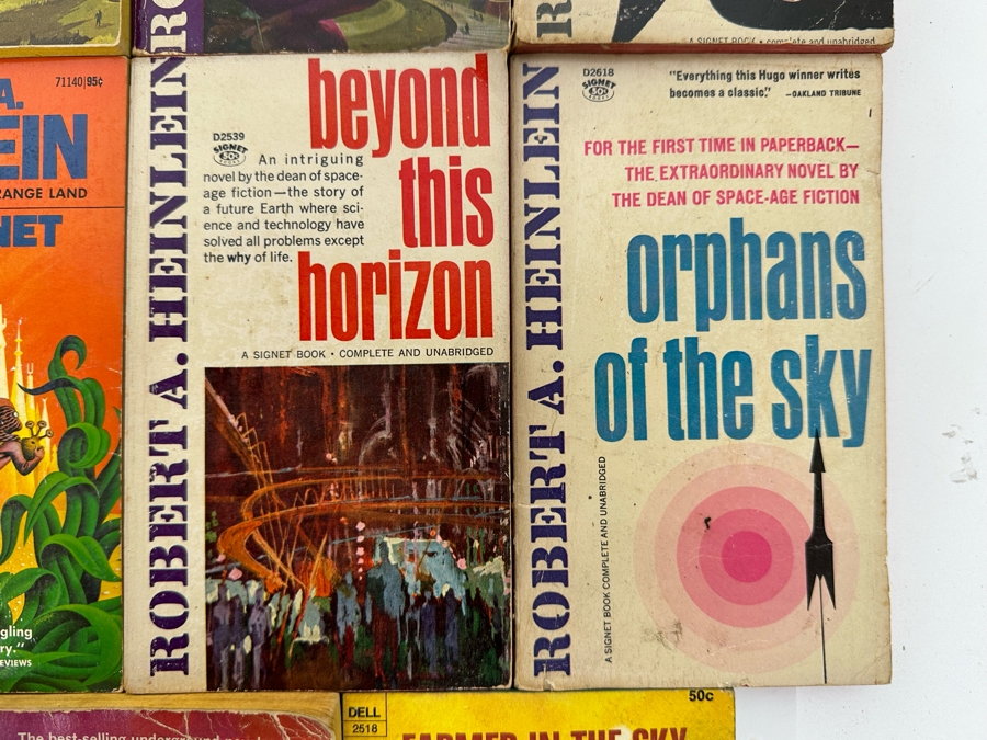 Vintage Paperback Science Fiction Novels From Robert A. Heinlein [Photo 8]