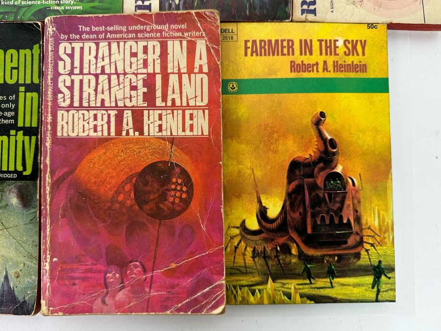 Vintage Paperback Science Fiction Novels From Robert A. Heinlein [Photo 12]