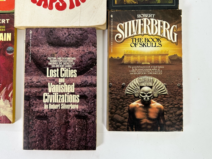Vintage Paperback Science Fiction Novels From Michael Crichton, Anne McCaffrey, Kurt Vonnegut, Jr., Robert Silverberg & Frank Herbert [Photo 10]