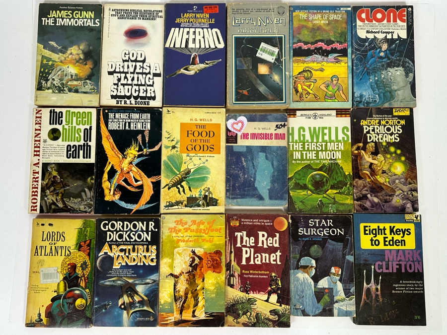 Vintage Paperback Science Fiction Novels [Photo 3]