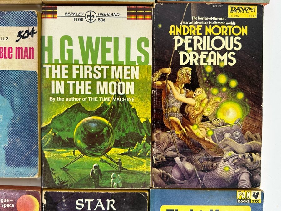 vintage-paperback-science-fiction-novels