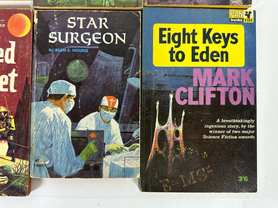 Vintage Paperback Science Fiction Novels [Photo 12]