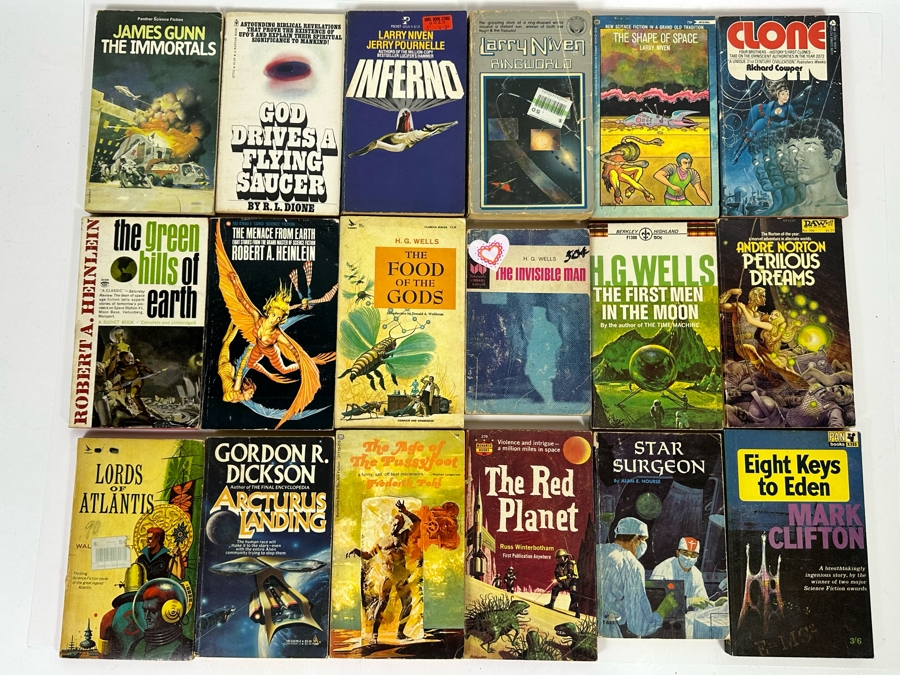 Vintage Paperback Science Fiction Novels [Photo 2]