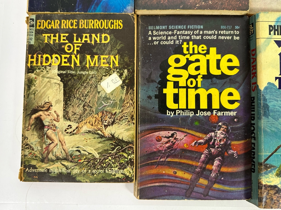 Vintage Paperback Science Fiction Novels [Photo 10]