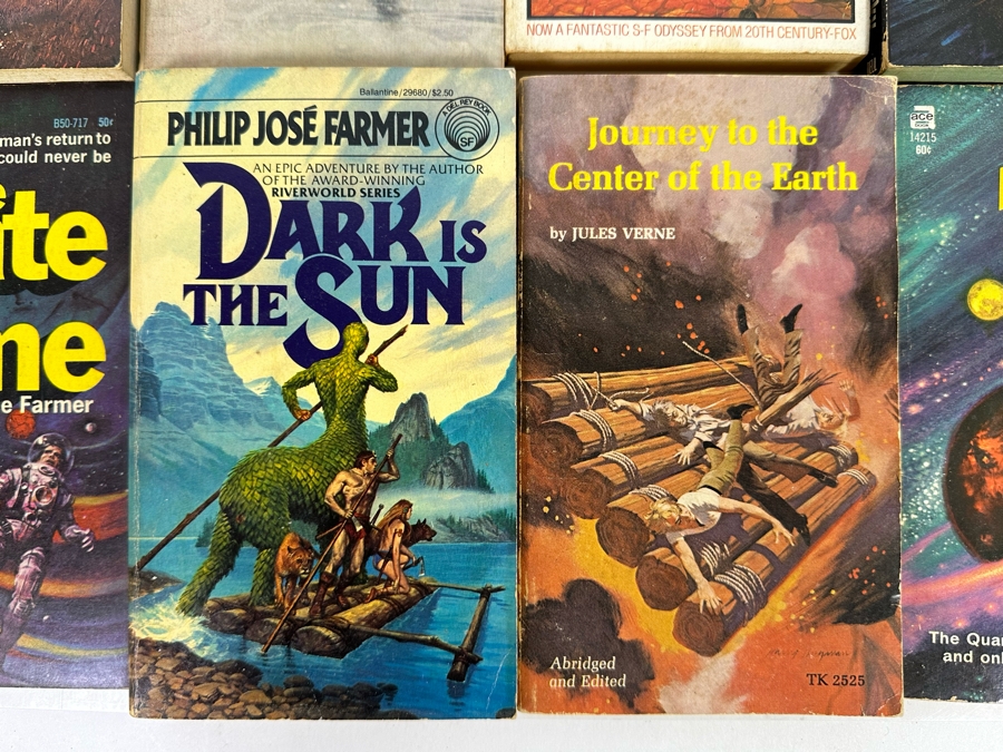 Vintage Paperback Science Fiction Novels [Photo 11]