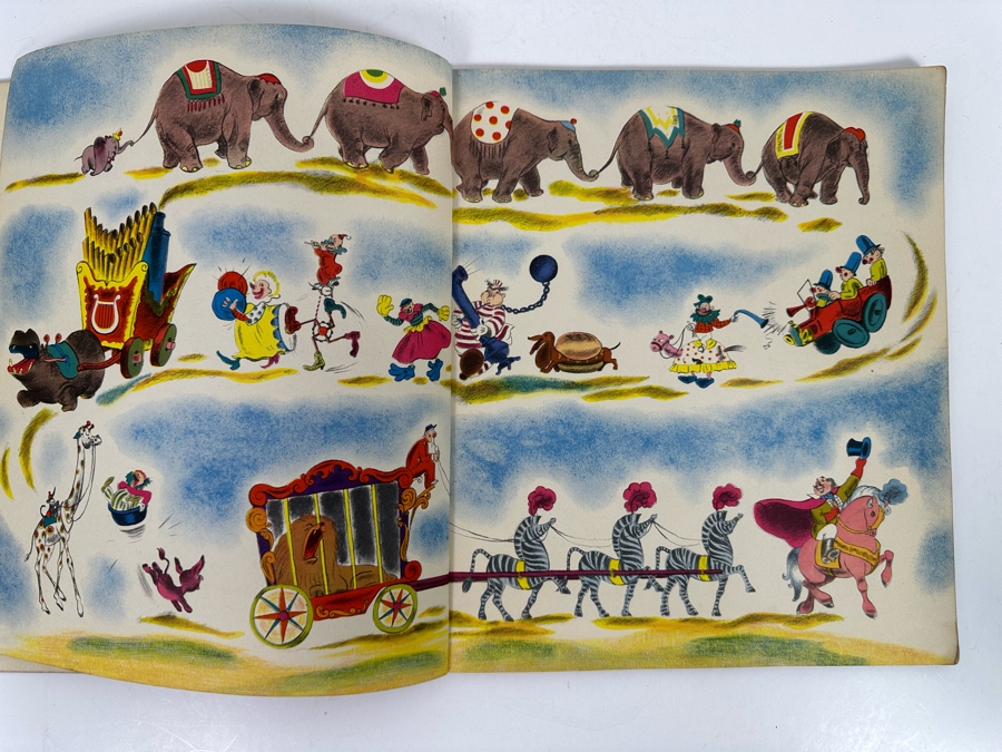 Vintage 1942 Walt Disney Productions Dumbo Book In French [Photo 3]