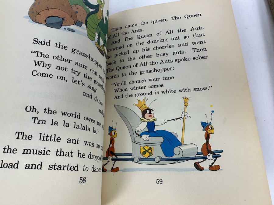 (3) Vintage 1939 / 1940 Walt Disney Books: Pinocchio, Here They Are & Little Pig's Picnic [Photo 25]