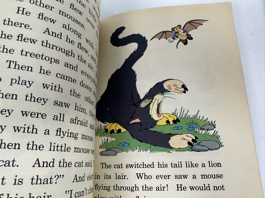 (3) Vintage 1939 / 1940 Walt Disney Books: Pinocchio, Here They Are & Little Pig's Picnic [Photo 24]