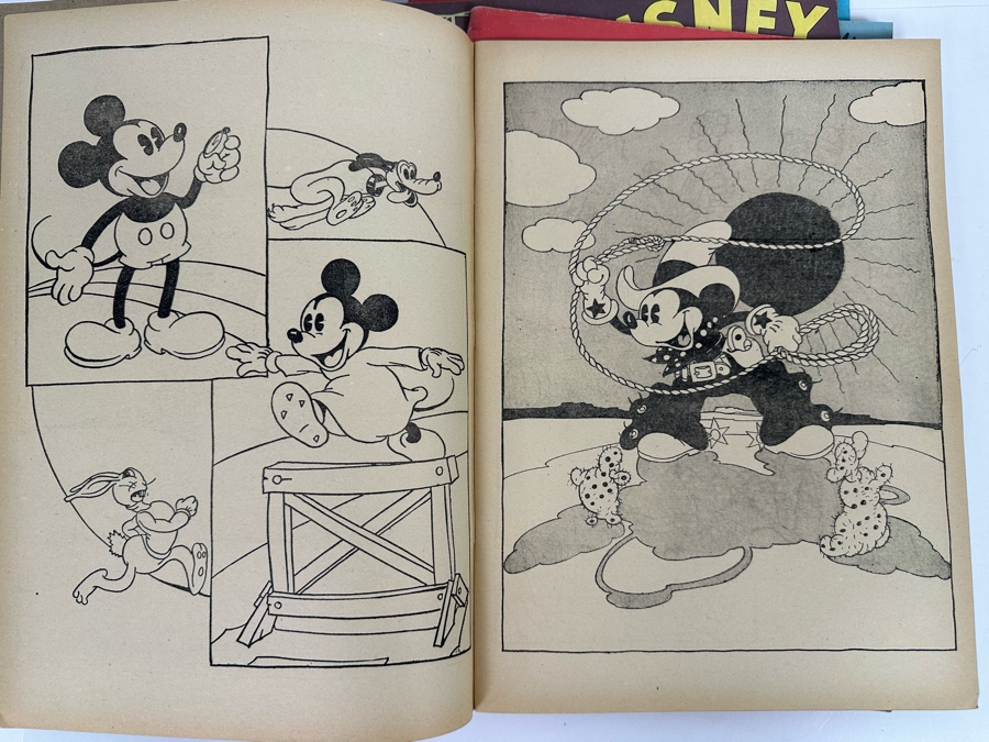 Walt Disney Draw & Paint Books [Photo 10]