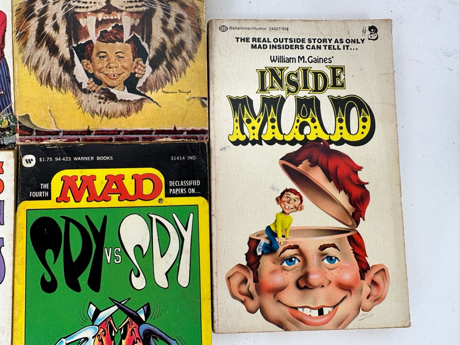 Vintage MAD Paperback Books & MAD Magazines [Photo 10]