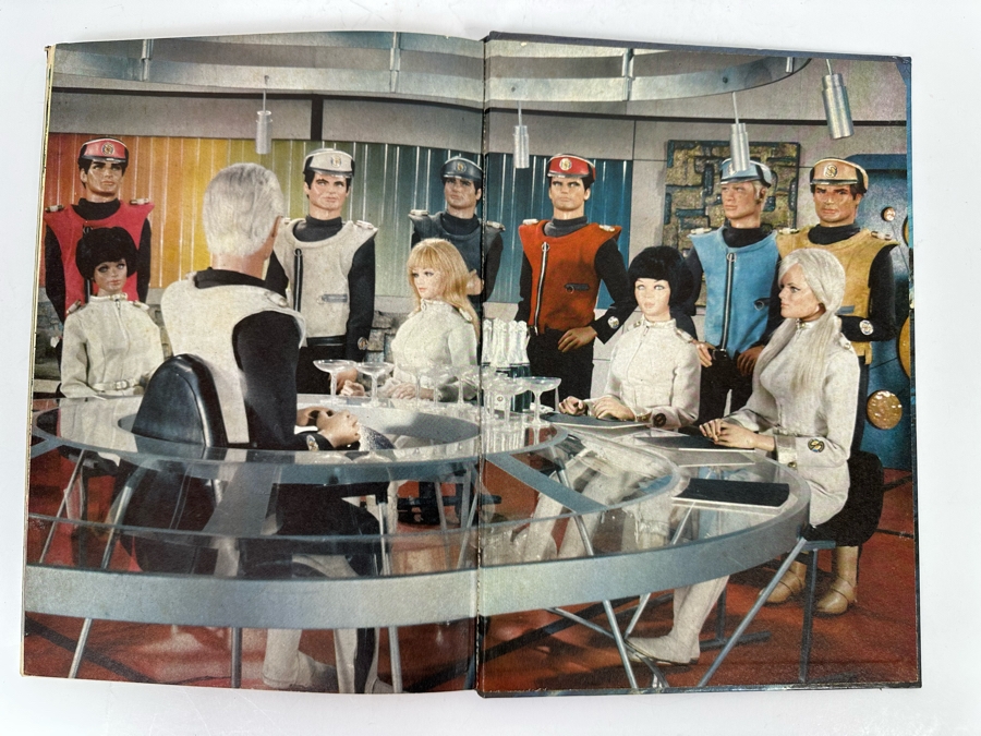 Vintage 1968 Gerry Anderson's Captain Scarlet Annual Graphic Novel Hardcover Book [Photo 10]