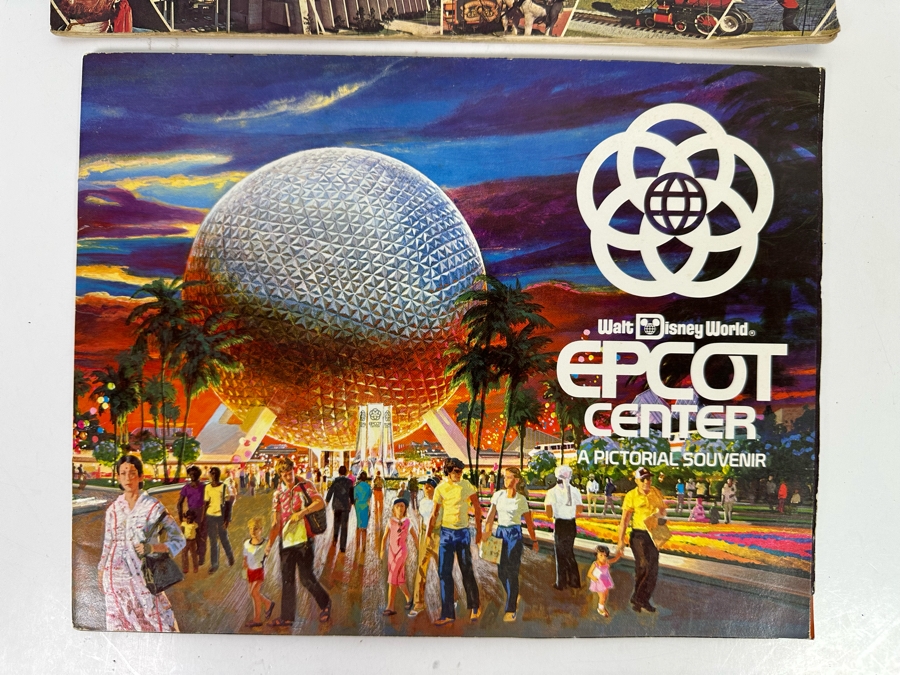 1982 Walt Disney World & Epcot Center Pictorial Souvenir Programs [Photo 3]