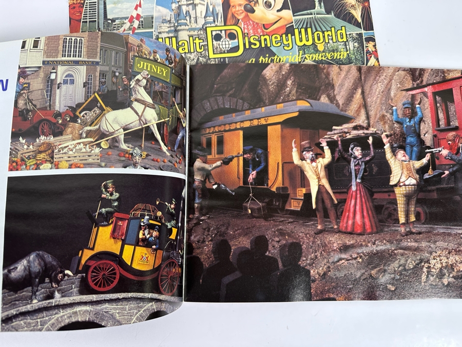 1982 Walt Disney World & Epcot Center Pictorial Souvenir Programs [Photo 13]