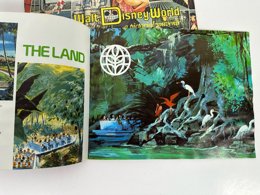 1982 Walt Disney World & Epcot Center Pictorial Souvenir Programs [Photo 11]