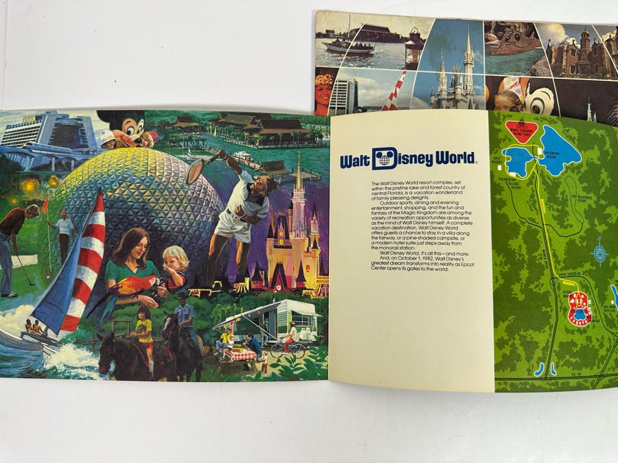1982 Walt Disney World & Epcot Center Pictorial Souvenir Programs [Photo 8]