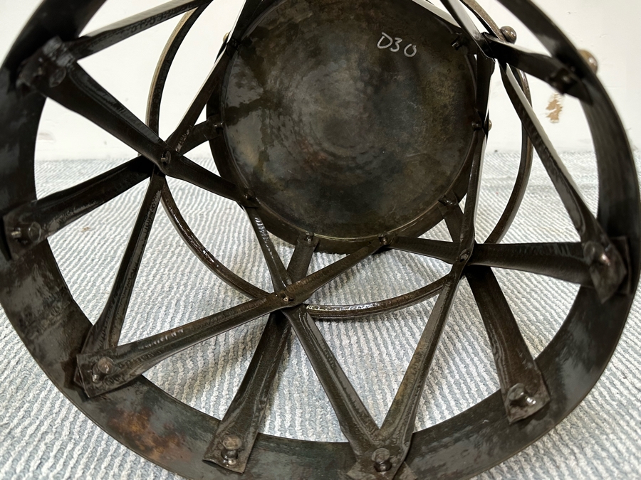 Contemporary Metal Round Side Table 13R X 16H [Photo 5]