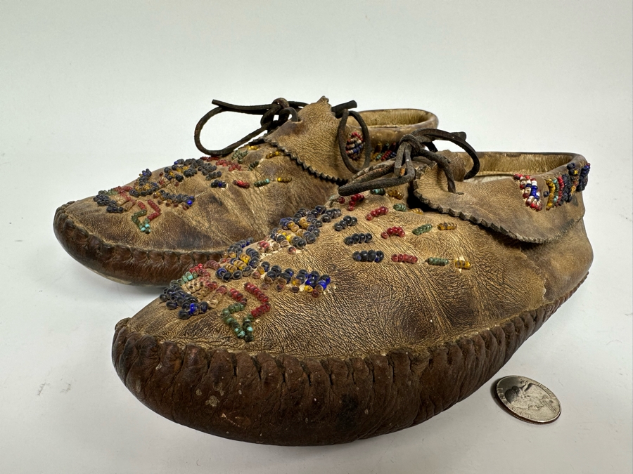Vintage Native American Leather Fur Lined Moccasins With Beadwork 10.5L [Photo 3]