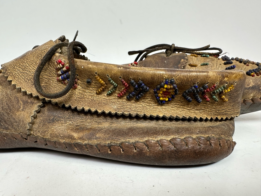 Vintage Native American Leather Fur Lined Moccasins With Beadwork 10.5L [Photo 18]