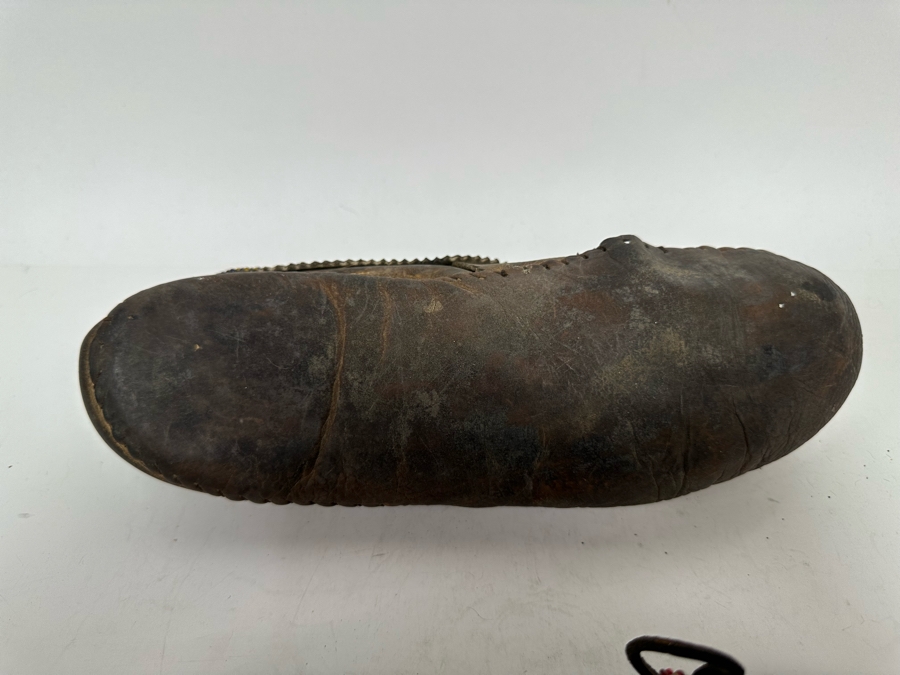 Vintage Native American Leather Fur Lined Moccasins With Beadwork 10.5L [Photo 21]