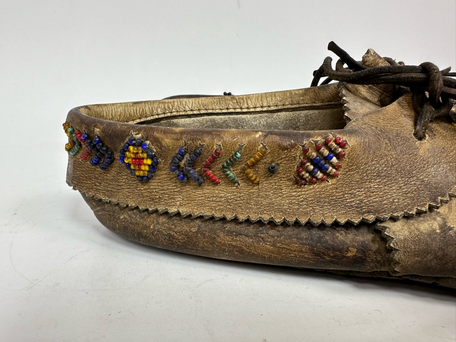 Vintage Native American Leather Fur Lined Moccasins With Beadwork 10.5L [Photo 17]