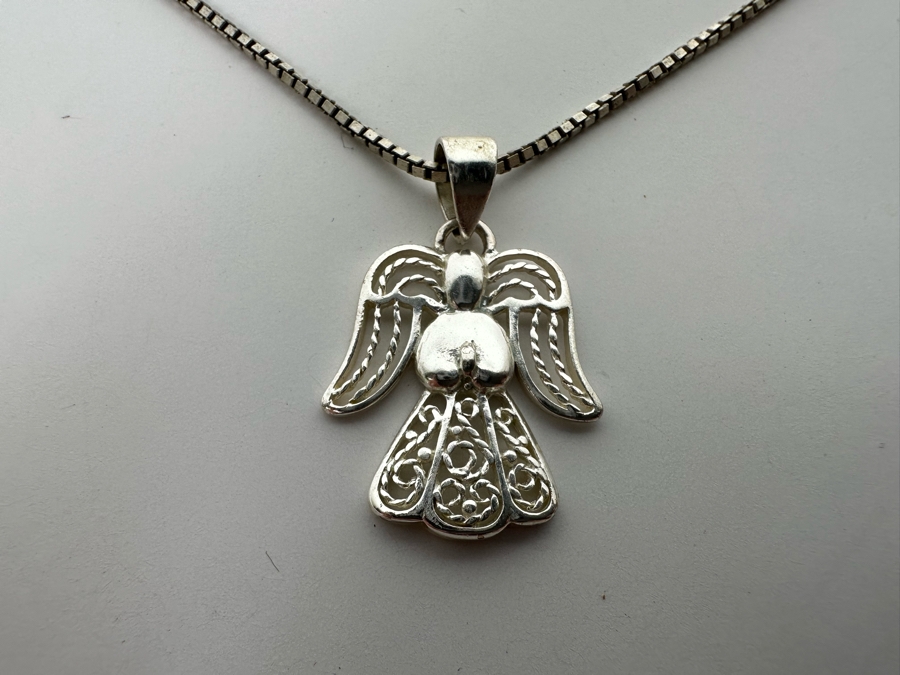 Sterling Silver Angel Pendant With Sterling Silver 18' Chain Necklace 4.6g [Photo 8]